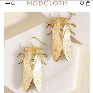 🦄 3/$25 Modcloth Gold Cicada Earrings